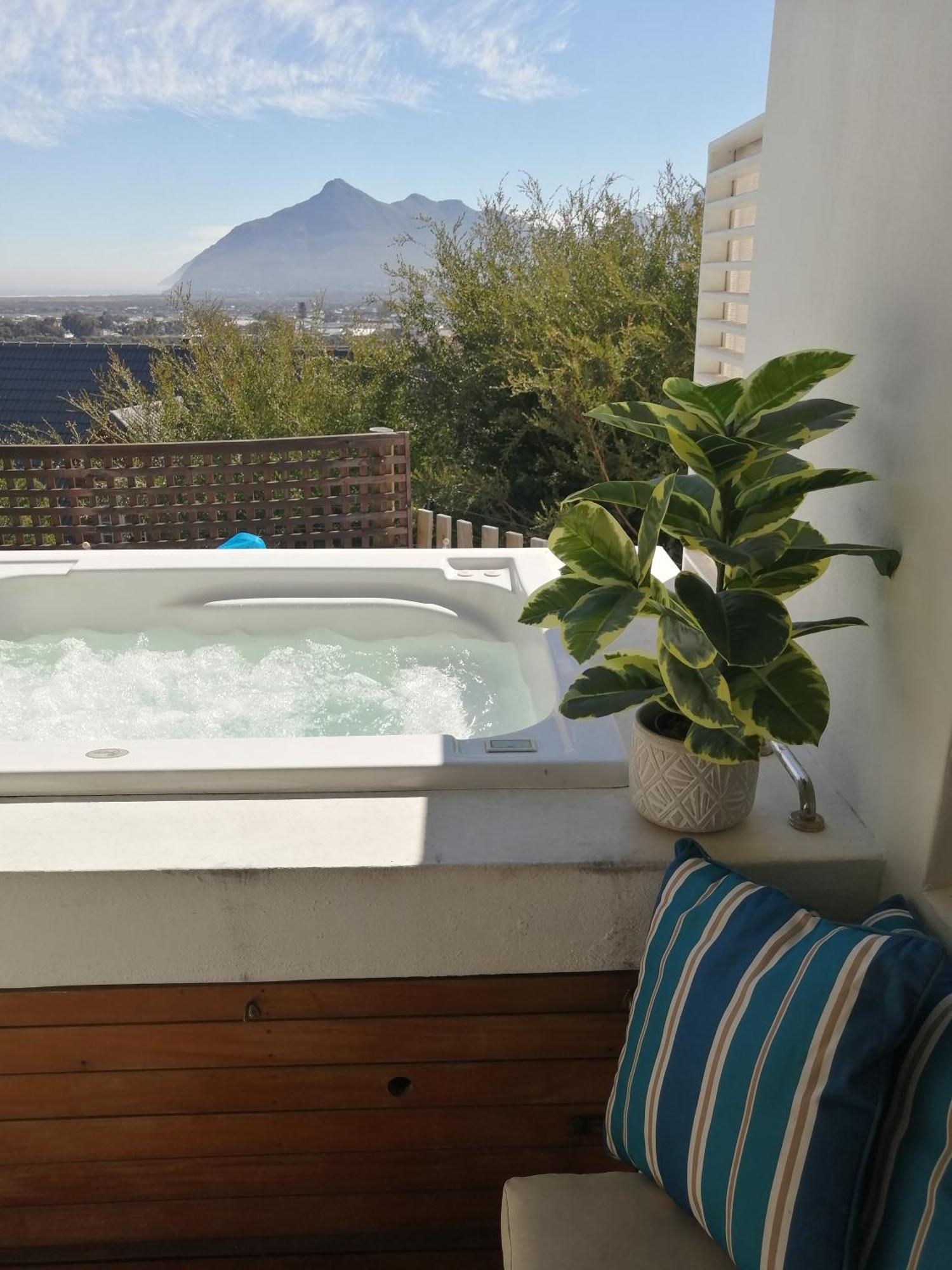 African Violet Guest Suites ヌールトフック エクステリア 写真